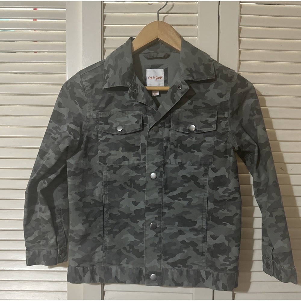 Cat & Jack Army Green Camouflage Jacket Girls‎ Size S (6/7) Snap Closure